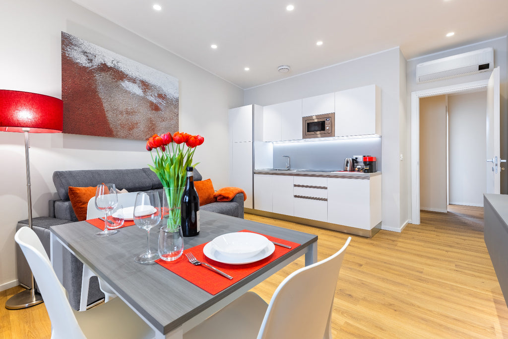 C8 Experience Box: Soggiorno + Cantina (Voucher Digitale)