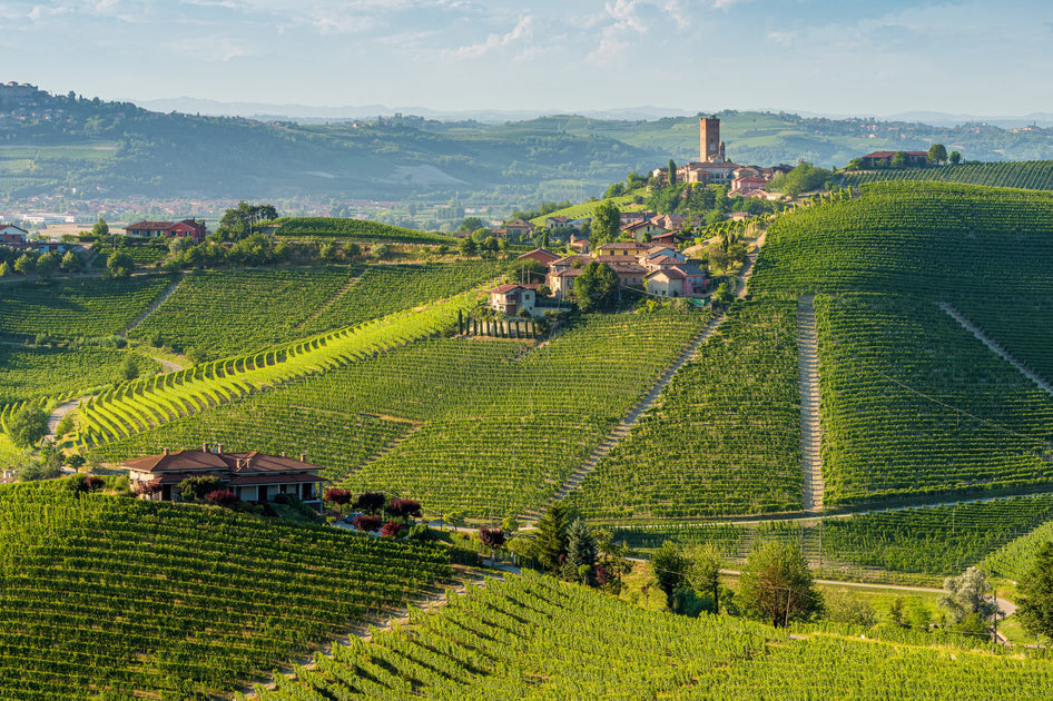 C8 Experience Box: Soggiorno + Cantina (Voucher Digitale)